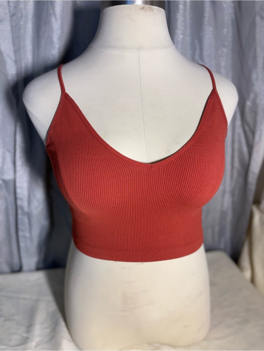 Ribbed V-Neck Cropped Cami Tank Top - Rust Red